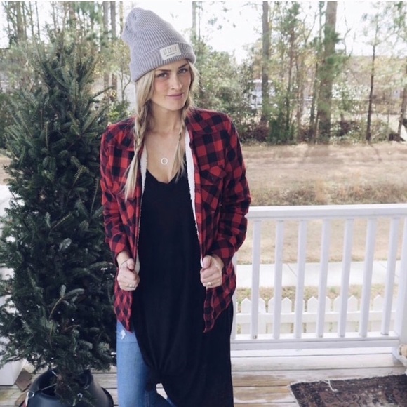 Last 1 S Sherpa Lined Plaid Flannel Button up Top - Picture 2 of 6